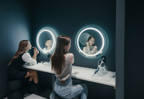 女性優先パウダールーム POWDER ROOM